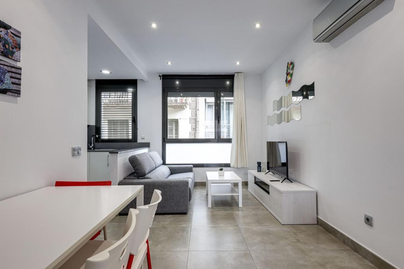 Urban Flats Vallirana บาร์เซโลนา ภายนอก รูปภาพ