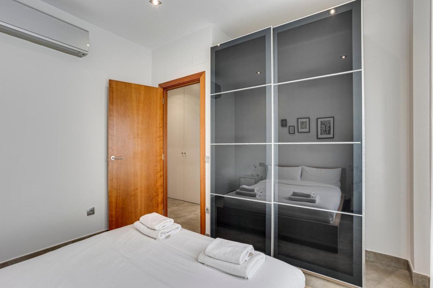 Urban Flats Vallirana บาร์เซโลนา ภายนอก รูปภาพ
